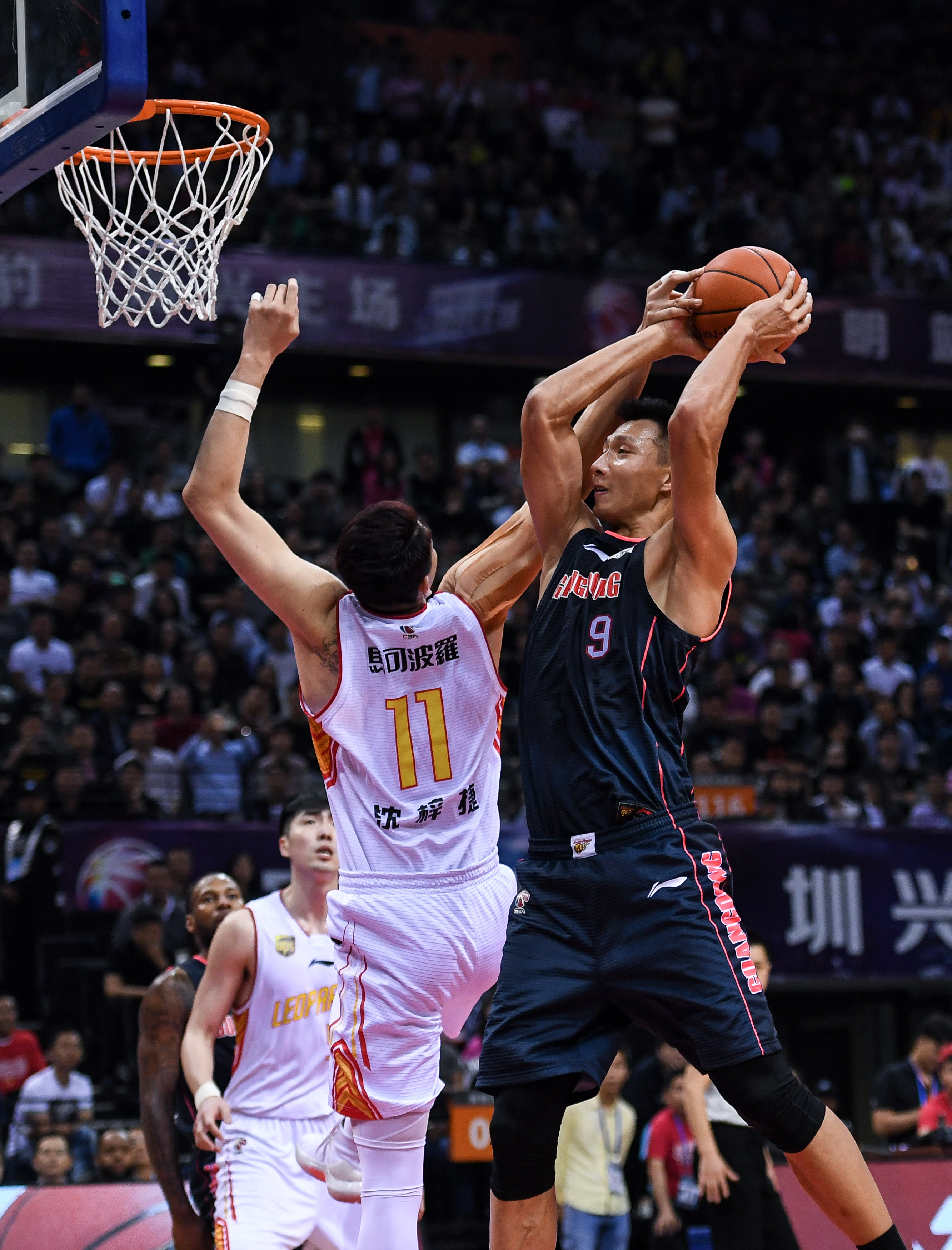 效力於一家 效力於一家