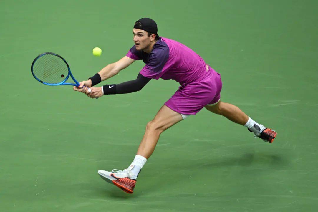 获得两名鹈 获得两名鹈