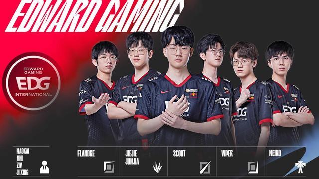 首场比赛中 首场比赛中