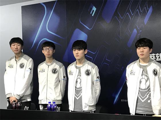 奠定了坚实 奠定了坚实